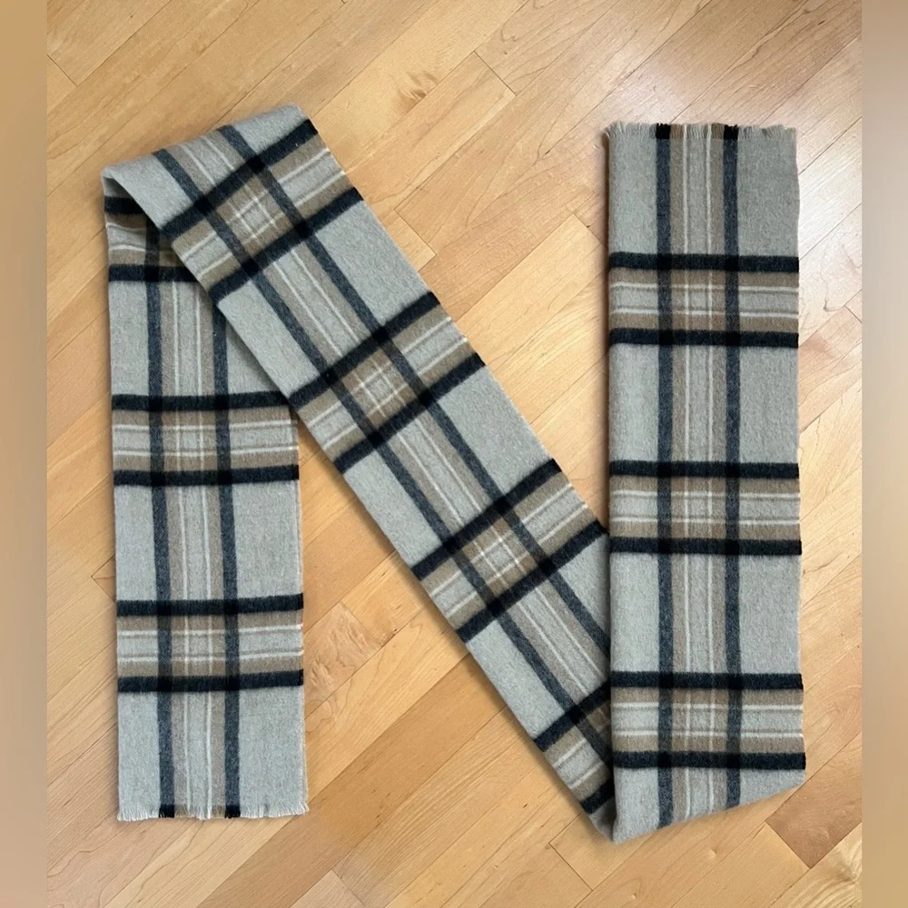 🐑NWOT? Soft Plaid Wool Banana Republic Unisex Scarf | Black & Tan/Maverick Tan